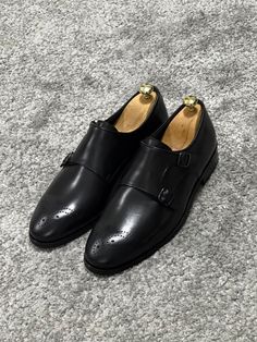 NEW COLLECTİON - FW / 23Collection: Fall / Winter - 23Production: Special Production Neolite Sole Double Monk Strap Black Shoes ( Limited Edition - Calf Leather ) Product Color : BLACKProduct Content : Special Design Shoes Outer Material: 100% Leather ( Calfskin ) Product size: 38-39-40-41-42-43-44-45-46Base Height: 1 CmTie Type: Laceless , Double Monk Strap Sole: Neolite Inner Material: Leather and fleeceBase Feature: Non-slip Product Detail: Round Toe Product Care: Clean with soft brush or har Black Wingtip Monk Strap Shoes With Rubber Sole, Black Brogue Detailed Monk Strap Closed Toe Shoes, Black Monk Strap Shoes With Wingtip And Rubber Sole, Black Slip-on Monk Strap Shoes With Closed Toe, Black Slip-on Monk Strap Shoes With Plain Toe, Black Monk Strap Shoes With Brogue Detailing For Galas, Black Monk Strap Shoes With Rubber Sole, Black Slip-on Monk Strap Shoes With Rubber Sole, Black Slip-on Monk Strap Shoes For Business