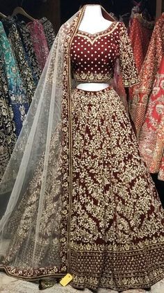 Feather Lehenga, Walima Dresses, Red Bridal Lehenga, Pakistani Bridal Lehenga, Pearl Work