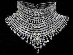 Inexpensive Jewelry, Fotografi Vintage, Diamond Necklace Designs, Fancy Jewellery, Expensive Jewelry, Jewelry Lookbook