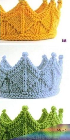 three knitted crowns are shown in four different colors and sizes, one is yellow, the other is blue