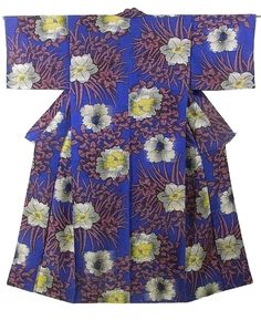 This is a fashionable vintage Meisen Kimono with flowers such as 'tsubaki'(camellia), 'botan'(peony) and 'suisen'(daffodil) pattern, which is woven Daffodil Pattern, Flowers