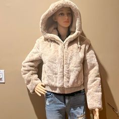 Brand New With Tags, Beije, Fur Very Soft Xs Small /Tp Faux Fur Sweater, Fur Sweater, Catherine Malandrino, Faux Fur, Jackets & Coats, Jackets For Women, Brand New, Cream, Tags