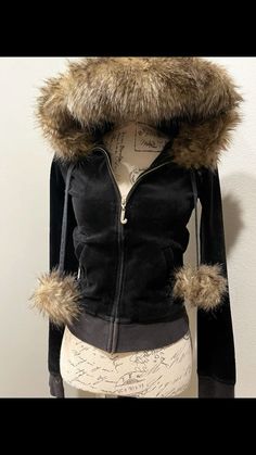 Cute Fall Outfits With Leggings, Y2k Fur Coat, Fall Outfits With Leggings, Winter First Date Outfit, Juicy Couture Sweater, Chav Outfits, Date Outfit Ideas, 00s Mode, Trashy Outfits