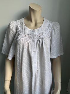 Vintage nightgown from  brands Palmers Made from lightweight batist  New condition White Cotton Short Sleeve Nightgown, White Short Sleeve Nightgown For Bedtime, White Short Sleeve Nightgown For Sleepover, White Short Sleeve Nightgown For Sleep, Vintage White Nightgown For Summer, White Summer Nightgown For Hospital, White Short Sleeve Nightgown For Loungewear, White Lace Trim Nightgown For Home, Vintage White Nightgown For Hospital