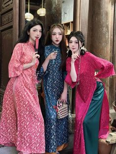 Hello , thanks for visiting my shop Brand New High Quality Vietnamese Ao Dai. Ao Dai for women 40-77 kgs Ao Dai full set ( dress + pants) *These are Asian size <>US Petite size .Please order 1,2 size bigger to your normal size  Full size XS/ S/ M/ L/ XL/ 2XL/ 3XL. S: burst 33in - waist 25in -length 55 in M: burst 35in -waist 27in  -length 55 in L: burst 37in -waist 29 in -length 55 in XL: burst 39in -waist 31 in -length 55 in XXL: burst 41in -waist 33in -length 55 in 3XL: burst 43in -waist 35in Bridesmaid Ao Dai, Wedding Ao Dai, Ao Dai Vietnamese, Vietnamese Ao Dai, Vietnamese Traditional Dress, Silk Brocade, Brocade Fabric, Elbow Length Sleeve, White Outfits