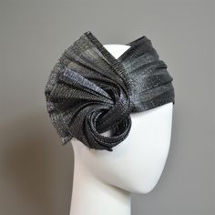 This gorgeous turban in 20ies look is the perfect accessory for your Great Gatsby party or for any other cocktail, wedding party. The hat has a pre-tied wonderful knot at the right side of your head. Please let me know if you prefer the knot on the left side. This headband/turban is made out of banana fiber, a natural sustainable fabric and 100% handmade in my workroom in Germany. This turban style has a 20ies/30ies look but combines very well too with modern outfits.   The fabric is a mix of ba Banana Fiber, Headband Turban, Great Gatsby Party, Gatsby Party, Turban Headband, Cocktail Wedding, Sustainable Fabric, Turban Style, Roaring Twenties