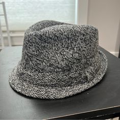 Lids Brand New With Tags Fedora Style Hat Black-Grey Heather Wool Blend Size L/Xl Gray Fedora Hat For Winter, Gray Curved Brim Fedora For Winter, Adjustable Black Knit Hat, Casual Wide Brim Hat In Gray, Casual Wide Brim Gray Hat, Casual Gray Wide Brim Hat, Casual Gray Knit Hat, Casual Gray Fedora With Curved Brim, Casual Gray Flat Brim Hat