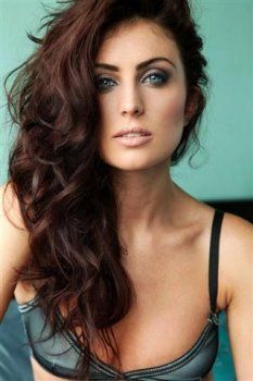 Brunettes Reddish Brown Hair Color, Red Brown Hair Color, Reddish Brown Hair, Red Brown Hair, Dark Brown Hair Color, Long Brown Hair, Trendy Hair Color, Auburn Hair, Red Hair Color