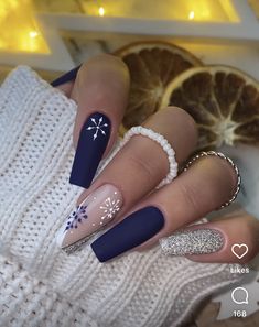 Nails Navy Blue, Nails Navy, Juliana Nails, Blue Christmas Nails, Blue And Silver Nails, Navy Blue Nails, Holiday Nails Christmas, December Nails, Cute Christmas Nails