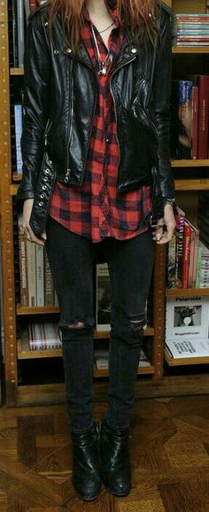 Stil Rock, Red Checked Shirt, Look Grunge, Grunge 90s, Neue Outfits, Bohol, Outfit Trends, Emo Scene, Indie Outfits