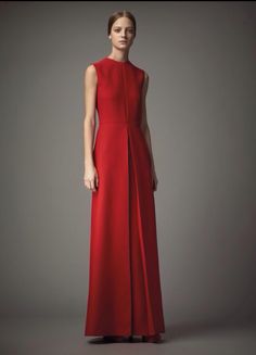 Valentino Fall 2014 Classic Red Dress, Long Wedding Dresses, Modest Fashion Outfits, Maxi Gowns, Everyday Dresses, Winter Fashion Outfits, Evening Wear, Modest Fashion