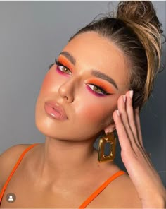 Makeup Soft Glam, Soft Glam Look, Angel Makeup, Eyeshadow Colors, Bright Eyeshadow, Orange Makeup, Makeup Soft