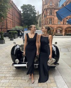 Sofia Richie Wedding, Sophia Richie Outfits, Sofia Richie Style, Sophia Richie, Brown Sequin Dresses, Aesthetic 2024, Big Friends, Rich Girl Aesthetic