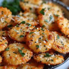 Parmesan Garlic Ritz Bites - Grammy Recipes Garlic Mushrooms Recipes, Crackers Appetizers, Ritz Cracker Recipes, Savory Snack Recipes, Butter Crackers, Ritz Cracker, Chex Mix Recipes, Vegetable Side Dishes Recipes, Best Appetizer Recipes