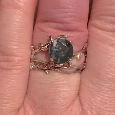 This Beautiful Vine Themed Natural Moss Agate Sterling Silver Ring Set Comes With 2 Pieces That Are Both Adjustable Bands. Recommended Size 4-9 Stamped S925 Fragrant Jewels, Gray Ring, Wolf Ring, Fairy Ring, Celestial Ring, Fall Rings, Zodiac Rings, Moss Agate Ring, Sterling Silver Rings Set