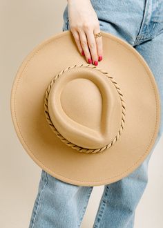 Dress Heels, Stylish Hats, Weekend Brunch, Gold Accessories, Fedora Hat, Perfect Outfit, Chain Link, Online Boutique, Fedora