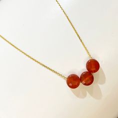 ✔️Genuine carnelian gemstone beads ✔️24K Gold-filled sterling silver 925 >> Handcrafted with love for you in Greece! You can get it in 2-5 business days with EXPRESS Shipping 👌Did you know?👌 Carnelian ♥ restores vitality and motivation ♥ stimulates creativity ♥ gives courage ♥ promotes positive life choices ♥ motivates for success. ♥ helps in trusting yourself and your perceptions. 👉If you are looking for a motivation necklace, this jewelry is handcrafted for you. Wear it alone or as a Red Faceted Carnelian Necklaces, Red Choker Necklace, Trusting Yourself, Red Choker, Good Luck Necklace, Gemstone Choker, Hematite Necklace, Carnelian Crystal, Carnelian Necklace