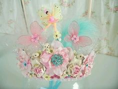 Diy floral crown Fairy Tiara, Lace Crowns, Fairy Crown, Ballerina Party, Crown Hat, Fairy Parties, Doodle Designs, Birthday Hat