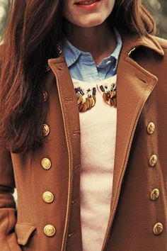 Classy Girls Wear Pearls, Classy Girl, Brown Coat, Inspiration Mode, Looks Style, Girls Wear, Gold Buttons, Look Fashion, Passion For Fashion