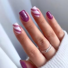 Nail Designs Trending Now Simple, Pink Dip Nails With Design, Nail Art Fucsia, Magenta Pink Nails, Cute Spring Nails Simple, January Nails Ideas Simple, Candy Cane Nails, Pretty Nail Art Designs