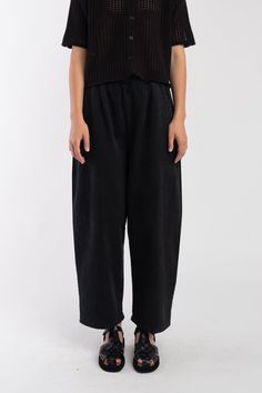 Faded Black Barrel Pant Womens Skater Style, Trip Moodboard, Barrel Pants, 2025 Style, Japanese Workwear, Tomboy Femme, Easy Silhouette, Oversized Clothes, 2024 Style