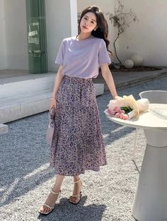 Women A Line Purple Dress Best Outfits For Short Women, Short Floral Skirt Outfit, Short Woman Outfit, Modest Comfy Outfits, Lilac Skirt Outfits, Skirts For Short Women, Lilac Clothes, Lilac Outfits, Purple Skirt Outfit