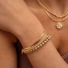 Small Bead Bracelet, Gold Aesthetic, Bracelets And Necklaces, Jewelry Studio, Rope Necklace, 가을 패션, Jewelry Inspo, Coin Pendant, Rope Chain