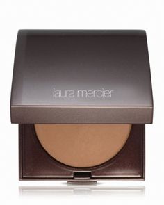 What It Is:A baked face powder that provides natural color and soft matte radiance.What It'S For:All skin types.What It Does:Wake up the skin and provide natural color with a radiant, healthy glow for a flawless, no-makeup look. Sheer, buildable coverage lets you customize your glow. while the modern multidimensional matte finish imparts a hint of soft luminosity. The ultra-lightweight formula feels weightless on skin and applies smoothly and blends effortlessly. The smooth, silky, velvety textu Bronzer Application, Laura Mercier Foundation, Natural Hair Brush, Best Bronzer, Bronzer Brush, Flawless Makeup Application, Matte Bronzer, Matte Powder, Flawless Face