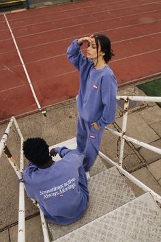 Vice 84 is back with the ‘Class of 23’ for its long standing partnership with the ‘Académie des Sports’. Introducing cordless heavy 350gsm hoodies and joggers, alongside new track pant styles. Channeling the retro inspirations from the USA running tracks and basketball courts. COLOUR: VINTAGE WASHED VIOLET BRANDING: FRONT AND BACK SCREEN PRINT SIZING: BOXY RELAXED FIT, SLIGHT OVERSIZED. MALE MODEL WEARS XXL AT 6,0FT (193CM)FEMALE MODEL WEARS L AT 5,8FT (174CM) FABRIC: CUSTOM VINTAGE WASHED WITH Running Track Photoshoot, Oversized Photoshoot, Tshirt Model Poses, Violet Branding, Clothing Brand Photography, T Shirt Photoshoot, Hoodie Photoshoot, Running Tracks, Streetwear Photoshoot Ideas