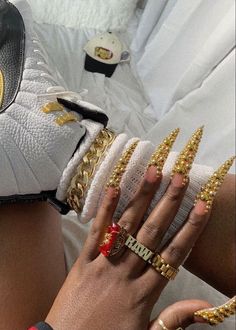 Braider Nails Ideas Long, Female Rap, Stilleto Nails Designs, Aesthetic 90s, Dope Nail Designs, Glamorous Nails