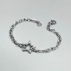 Non Tarnish Stainless Steel Linking Star Pendant Bracelet ~ Star Connector ~ Silver Oval Link Chain ~ Mini Paperclip Chain ~ Silver Chain ~ Star Charm ~ Women ~ Teen ~ Unisex ~ Jewelry Gift ~ Fun Fashion On The Go * 304 stainless steel * Lengths:  5.75"  6";  6.25";  6.5";  6.75";  7";  7.25";  7.5";  7.75";  8";  8.25";  8.5";  8.75";  9";  9.25";  9.5";   9.75";  10";  10.25";  10.5";  10.75";  11";  11.25";  11.5"  (measurements include clasp, pendant & chain - scroll down for measurement tip Cute Anklets, Chain Women, Star Pendant Necklace, Unisex Gift, Jewelry Lookbook, Star Bracelet, Cute Bracelets, Unisex Gifts, Unisex Jewelry