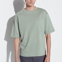 New With Tag Uniqlo Oversized Airism Shirt In “52 Green” Size Small (Runs Large) If You Have Any Pet Allergies, Please Note That I Do Own A Cat Casual Solid Color Tops By Uniqlo, Casual Cotton Drop Shoulder Shirt, Modern Oversized Short Sleeve Tops, Modern Cotton Drop Shoulder Tops, Modern Cotton Top With Drop Shoulder, Green Everyday Plain Tops, Modern Relaxed Fit Top With Drop Shoulder, Green Plain Tops For Everyday Wear, Modern Tops With Relaxed Fit And Drop Shoulder