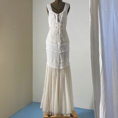 Alice + Olivia Cream Lace Wedding Dress, Size 4 Nwt Length 58" Bust 33" Waist 28" Summer Wedding Dress, Fitted Floor-length, Summer Wedding Dress Fitted Floor-length, Summer Floor-length Fitted Wedding Dress, Fitted Sleeveless Wedding Dress For Beach Wedding, White Sleeveless Dress For Destination Wedding, Off White Maxi Length Wedding Gown, White Lace Maxi Dress With Fitted Bodice, Fitted White Lace Dress For Beach Wedding, Off White Sleeveless Maxi Dress For Wedding