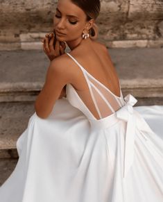 Elegant Satin V-Neck Wedding Dresses With Pockets | Fashionsarah.com Gowns With Bow, Wedding Dresses With Pockets, Dresses With Pockets, Wedding Dress With Pockets, White Bride, V Neck Wedding Dress, Formal Cocktail Dress, Backless Wedding, Wedding Dress Fabrics