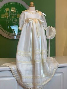 Off White and Flower Lace Gown with Bonnet - YoYo Children's Boutique Gown For Baby Girl, Baptism Dresses, Christening Dresses, Baptism Gown, Christening Gown, Spanish Fashion, Baptism Dress, Christening Dress, Christening Gowns