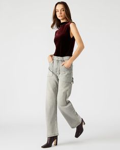 Expertly crafted with lightweight denim, the HANSEN barrel pant offers both comfort and functionality. The functional pockets provide easy access to essentials, making it perfect for everyday wear. Elevate your style with this versatile and durable pair of pants. Barrel leg pant Two functional front pockets 100% cotton Hand wash Luiza is 5ft 9.5in and is wearing a size 27 Stephanie is 5ft 10in and is wearing a size 31 Imported Utility Wide Leg Jeans For Elevated Casual, Versatile Five-pocket Pants For Fall, Versatile Mid-rise Pants With Five Pockets, Versatile Fall Pants With Five Pockets, Spring Cargo Pocket Jeans For Elevated Casual, Spring Jeans With Cargo Pockets For Elevated Casual Wear, Spring Jeans With Cargo Pockets For Casual Wear, Spring Jeans With Cargo Pockets For Elevated Casual Look, Versatile Cropped Pants With Side Pockets