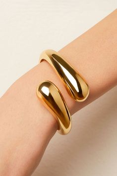 Chunky bracelet cuff. Brass Chain Bracelet Bold Chunky, Luxury Elegant Bracelets With Thick Band, Luxury Gold-plated Cuff Bracelet With Polished Finish, Luxury Fine Jewelry Cuff Bangle Bracelet, Gold Edgy Classic Bracelet For Women, Luxury Gold Polished Cuff Bracelet, Luxury Gold-tone Gold Plated Cuff Bracelet, Luxury Elegant Bracelet With Thick Band, Luxury Thick Band Elegant Bracelets