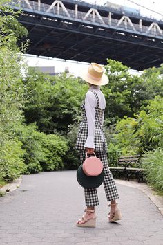 Blair Eadie wearing a gingham co-ord set with circle bags // Click to see more gingham looks and summer outfit inspiration on Atlantic-Pacific Checked Dress, Summer Fashion For Teens