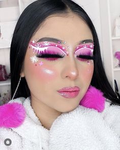 Navidad Pink, Christmas Makeup Ideas, Christmas Eyeshadow, Artsy Makeup, Christmas Makeup Look, Holiday Makeup Looks, Beginners Eye Makeup