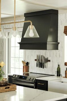 DIY Kitchen Range Hood - Shoe Makes New Black Kitchen Hood Ideas, Hood Fan Kitchen, Range Hood Design, Black Range Hood, Kitchen Hood Ideas, Covering Popcorn Ceiling, Kim House, Complete Kitchen Remodel