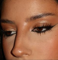 eye shadow idea, eyeliner, eye makeup inspo Upturned Eyes Makeup, Eye Makeup Inspo, Eyeliner Eye Makeup, Downturned Eyes, Hooded Eye Makeup, Makeup Inspo, Eye Shadow, Eyeliner, Makeup Looks