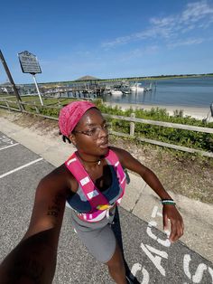 black girl running, beach run, road running, running aesthetic, run vest aesthetic, running journey Aesthetic Running, Running Girl, Running 5k, Uni Life