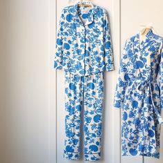 This pajama set features a beautiful blue and white chrysanthemum pattern made of a soft blend of Peruvian Pima cotton and modal. Full-length pants have elastic at the back of the waist and a drawstring at the front. Made in Peru of 48% Pima cotton, 48% modal, 4% spandex. Sizes available: S, M, L, XL. Blue Printed Loungewear Sets, Blue Cotton Sleepwear With Graphic Print, Blue Floral Print Sleepwear For Home, Blue Floral Print Sleepwear, Playful Blue Printed Sleepwear, White Chrysanthemum, Drink Gift, Chinoiserie Style, Kitchen Shop