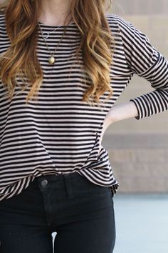 Love the look and need to figure out how to style my hair this way - have any experience @Kelley Oberg Smith Oberg Smith Chung ? Stripes Outfit, Striped Outfit, Sporty Outfit, Striped Shirts, Outfit Autumn, Bohol, Simple Outfit, Casual Stripes