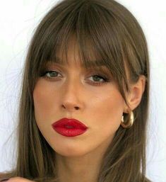 Middle Haircut With Bangs, Bangs 2023 Trends, Brown Hair Fringe, Soft Fringe Bangs, Celebrity Bangs, Haircuts For Long Hair With Layers