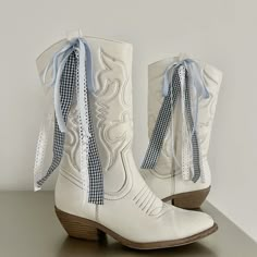 Cowboy Fit Aesthetic, Coquette Cowgirl Boots, Ribbon Cowboy Boots, Bows On Cowboy Boots, Bows On Boots, Cowboy Boots Embroidery, Cowboy Boots With Ribbon, Vintage Cowgirl Aesthetic Outfits, Ribbon On Boots