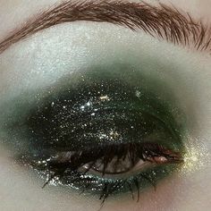 Fae Inspired Makeup, Fae Aesthetic Makeup, Whimsy Goth Makeup, Whimsigothic Makeup, Whimsigoth Makeup, Green Goth, Funky Makeup, Swag Makeup, Ethereal Makeup