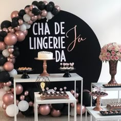 Chá de lingerie | Guia completo para organizar uma super festa! Mom Party, 40th Birthday Decorations, Rose Gold Party, Lingerie Party, Theme Color, Mini Table, Party Photo Booth, Black Party