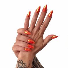 Chrome nail polish guarantees your manicure a place in the spotlight wherever you go. Head over to our guide for the most inspiring chrome nails ideas. Orange Chrome Nails Designs, Orange Chrome Nails, Orange Chrome, Chrome Nail Polish, Nails Chrome, September Nails, Colorful Nail