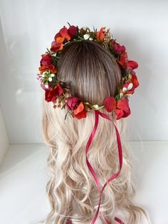 This exquisite burgundy terracotta flower crown is the perfect accessory for a bohemian-inspired wedding. Handcrafted with delicate flowers, this stunning headpiece will add a touch of elegance and romance to your bridal ensemble. Whether you're a bride-to-be looking for a unique statement piece or a bridesmaid wanting to stand out, this flower wedding headpiece is sure to turn heads. Embrace your inner goddess and enchant your guests on your special day with this beautiful crown. SIZE: The size Ren Faire Flower Crown, Flower Crown Aesthetic, Flower Crowns, Burgundy Flower Crown Wedding, Prom Theme Decorations, Medieval Flower Crown, Head Peice, Red Hair Flower Crown, Red Rose Floral Crown